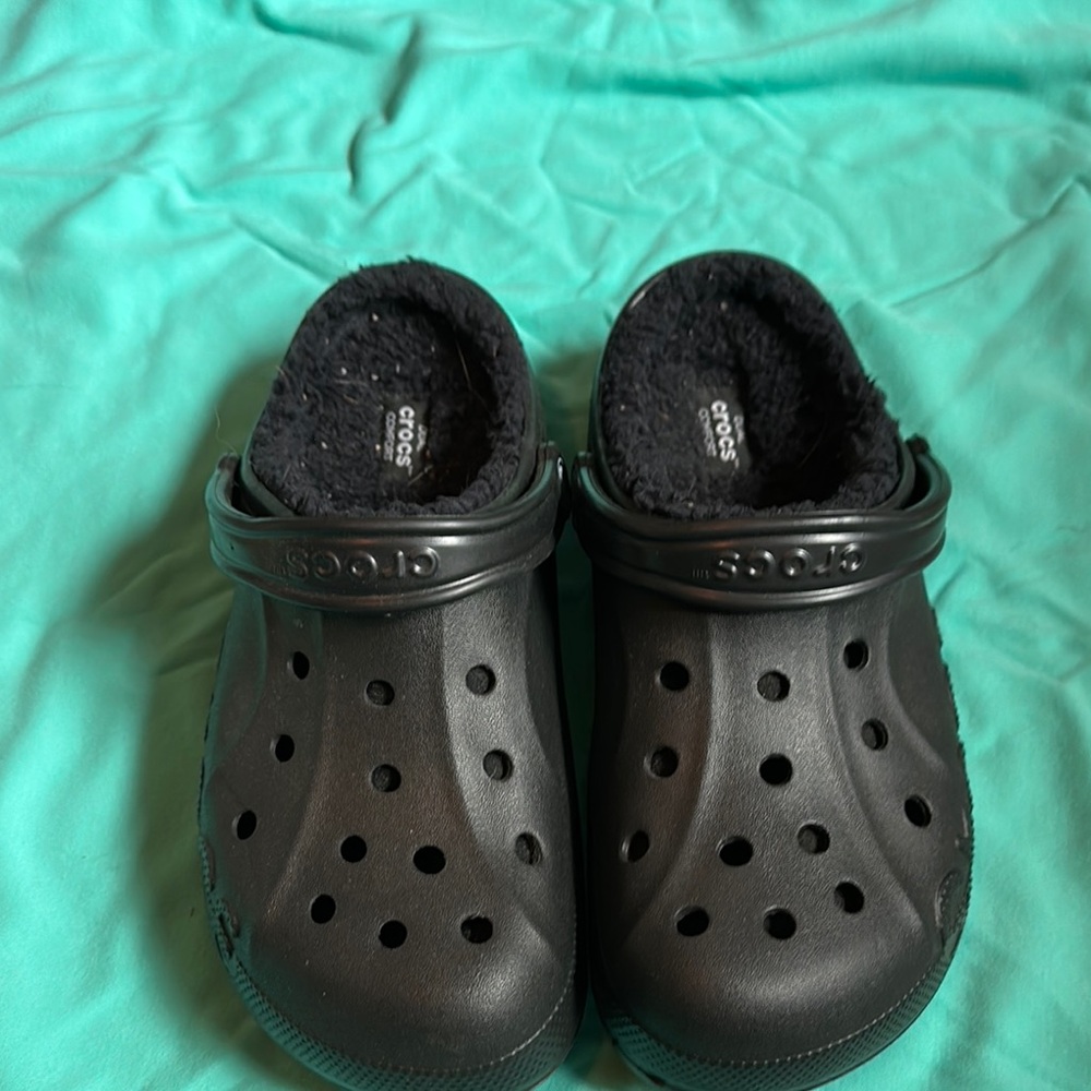 Crocs Black lined Clogs